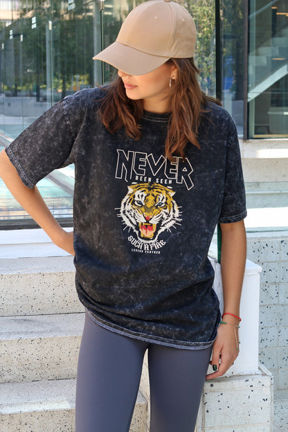 Polera Oversize Negra  Tigre